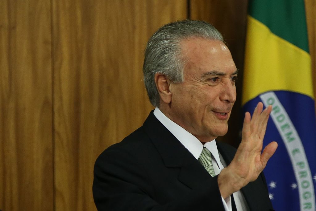 Presidente recebeu alta nesta segunda após passar por obstrução de artérias