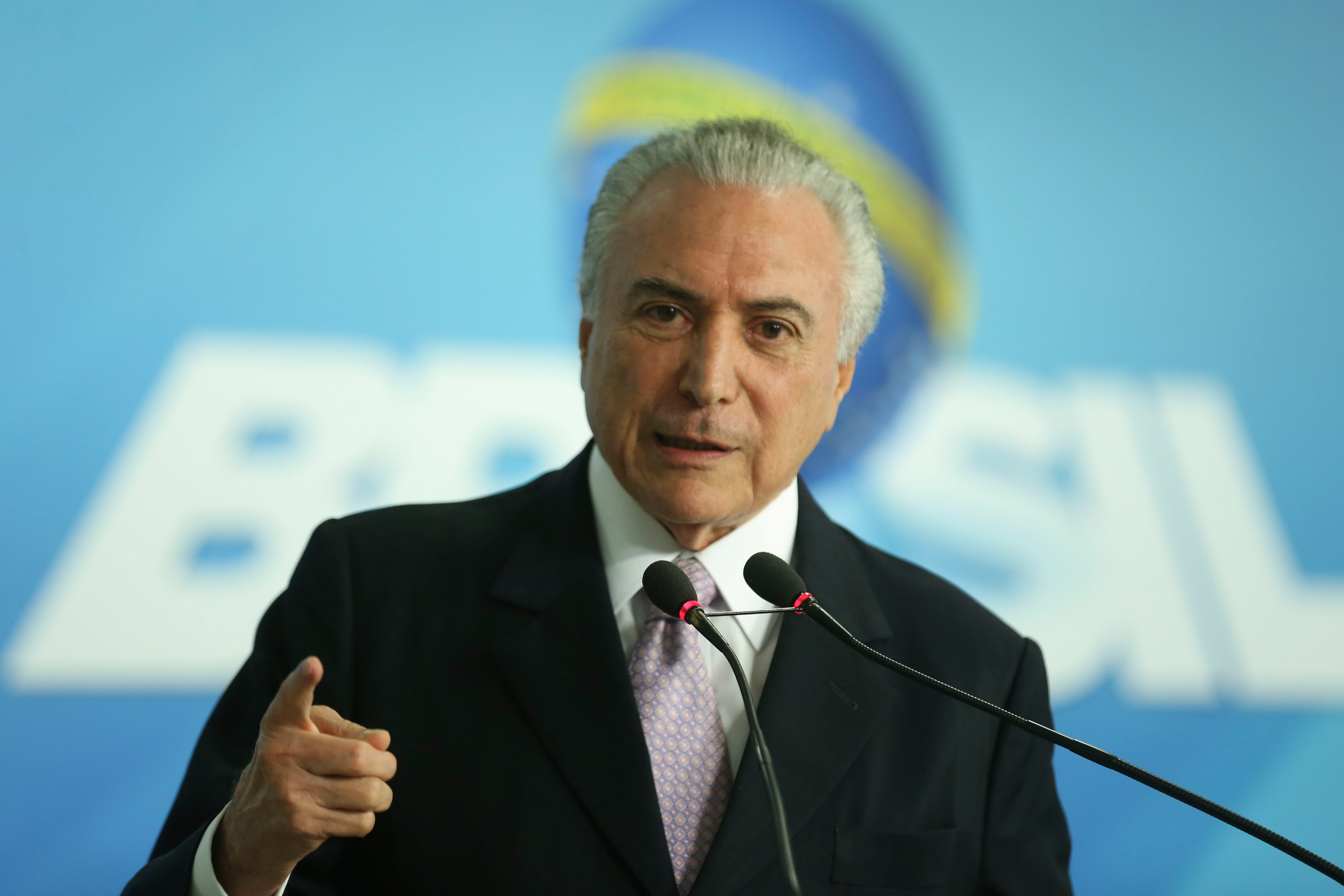Temer vai se reunir com ministros para debater preço dos combustíveis