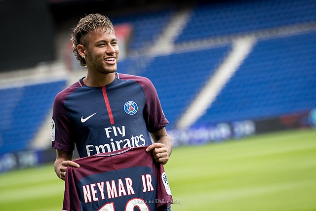 Neymar é o jogador mais caro do mundo