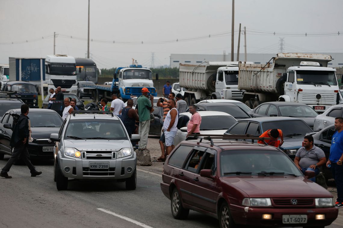 Caminhoneiros protestam contra o aumento no preço do diesel