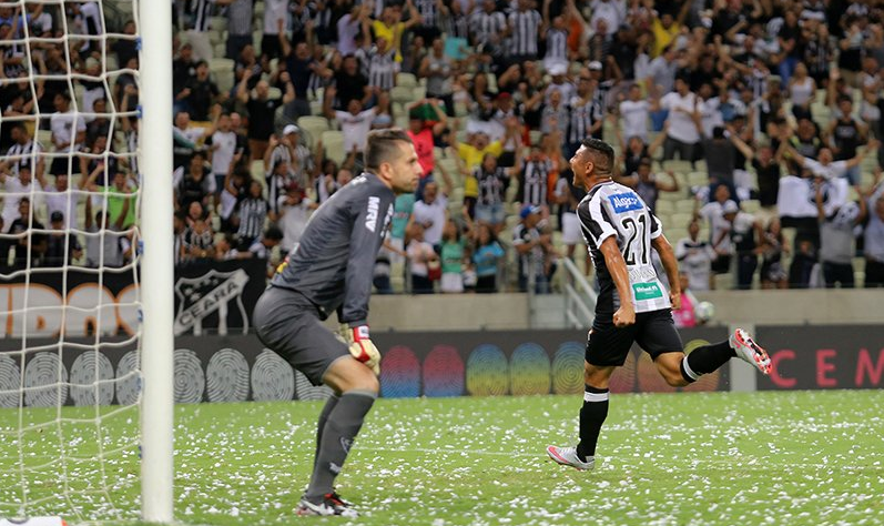 Ceará derrota Atlético Mineiro no Castelão
