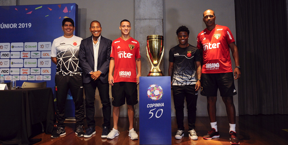 Jogadores e treinadores de São Paulo e Vasco participam de evento antes da final