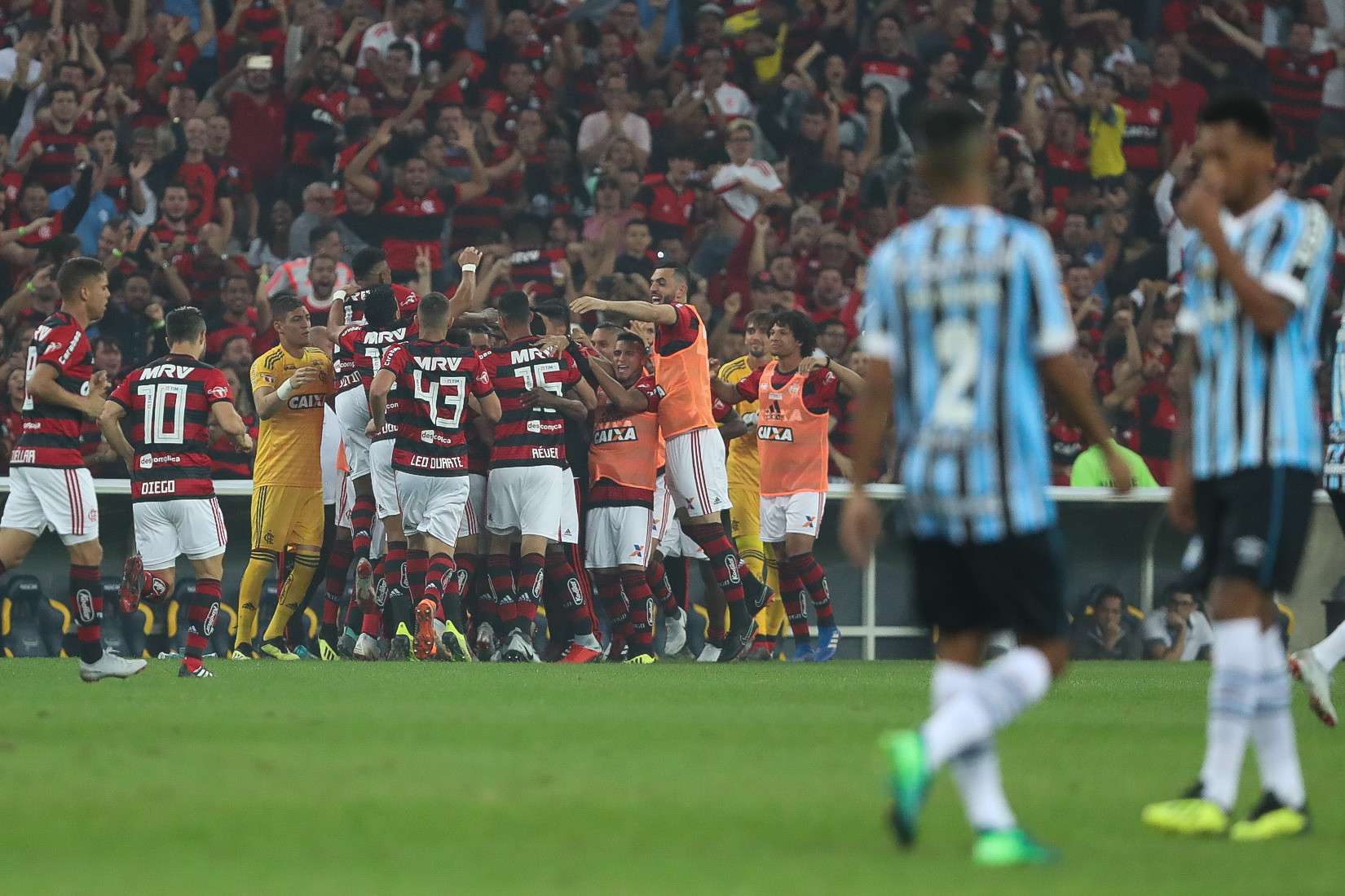 Éverton RIbeiro marcou e Fla elimina Grêmio nas quartas da Copa do Brasil