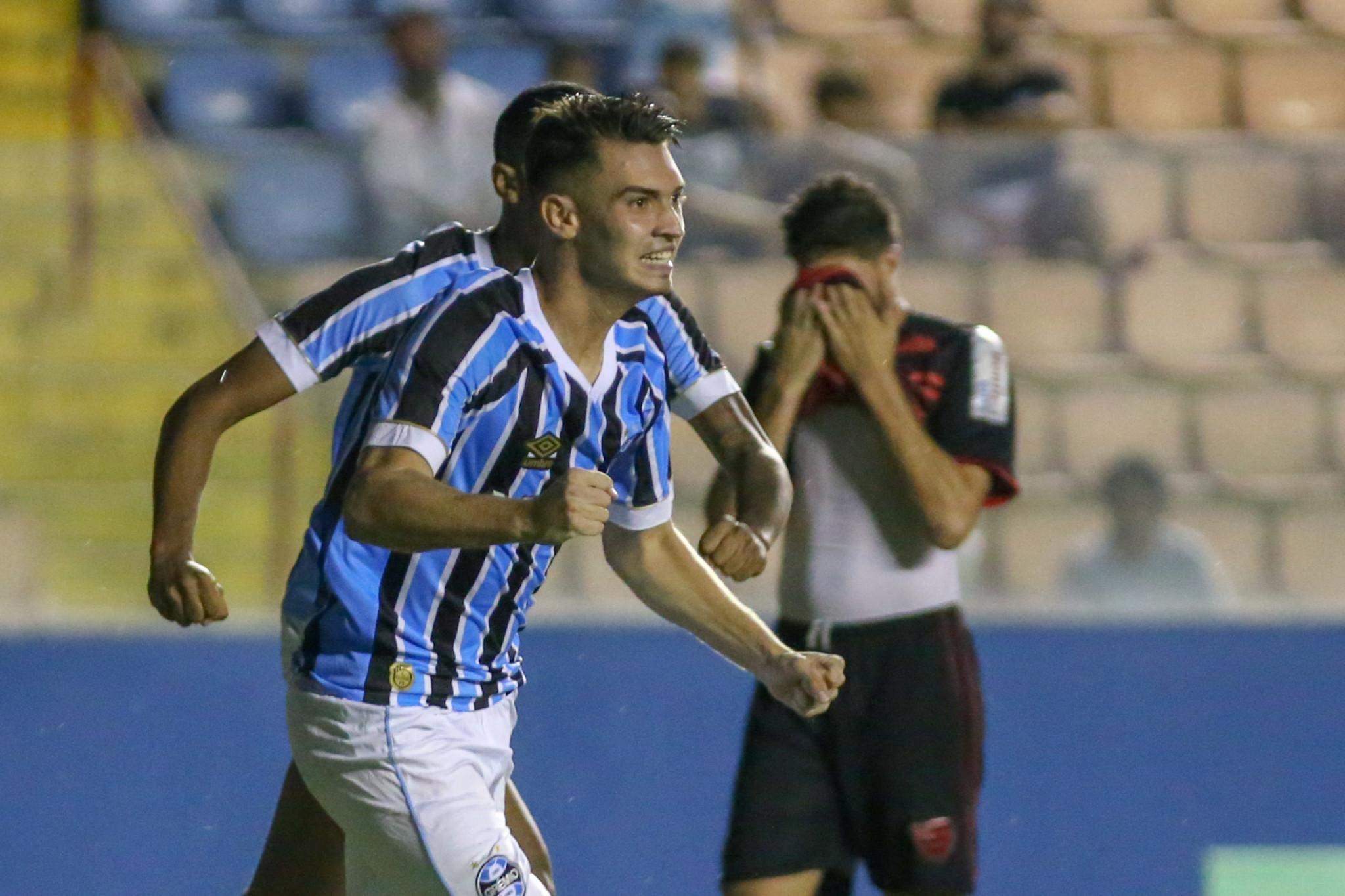 Grêmio bate Oeste e fecha fase de grupos da copinha em primeiro lugar/ Créditos: Guilherme Rodrigues - GR Press Grêmio bate Oeste e fecha fase de grupos da copinha em primeiro lugar