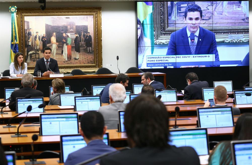 Reunião da Comissão Especial que irá analisar a PEC 333/17