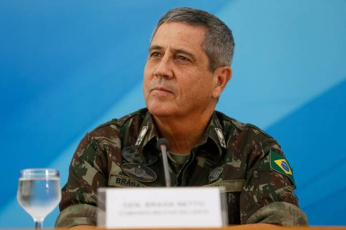 General de quatro estrelas, Braga Netto ocupa o posto máximo na carreira do Exército