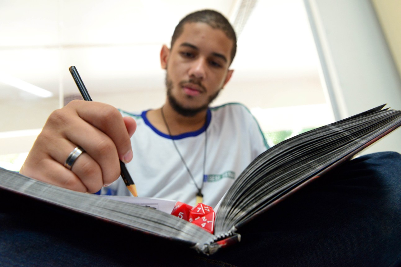 A rede SESI conta com três unidades em todo estado do Piauí que oferecem ensino infantil e fundamental, educação de jovens e adultos, ensino médio, educação continuada, saúde e segurança no trabalho, cultura, esporte e lazer para milhares de alunos e trabalhadores da indústria piauiense
