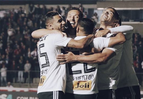 Líder São Paulo enfrenta o Ceará para manter a liderança