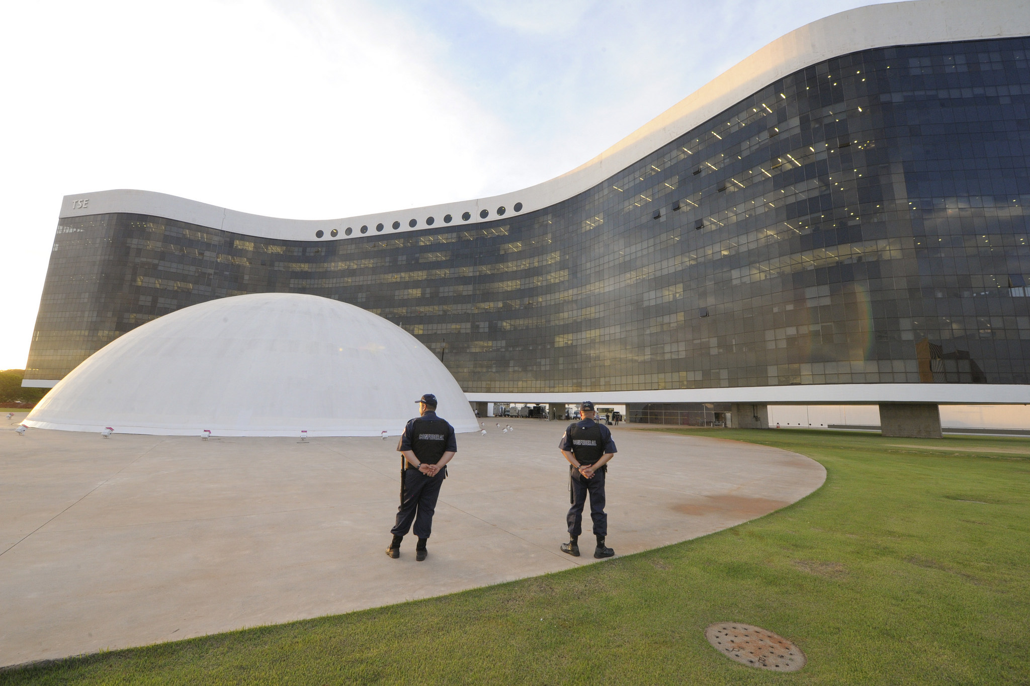 Dados do TSE detalham arrecadamento e gastos de cada candidato à Presidência