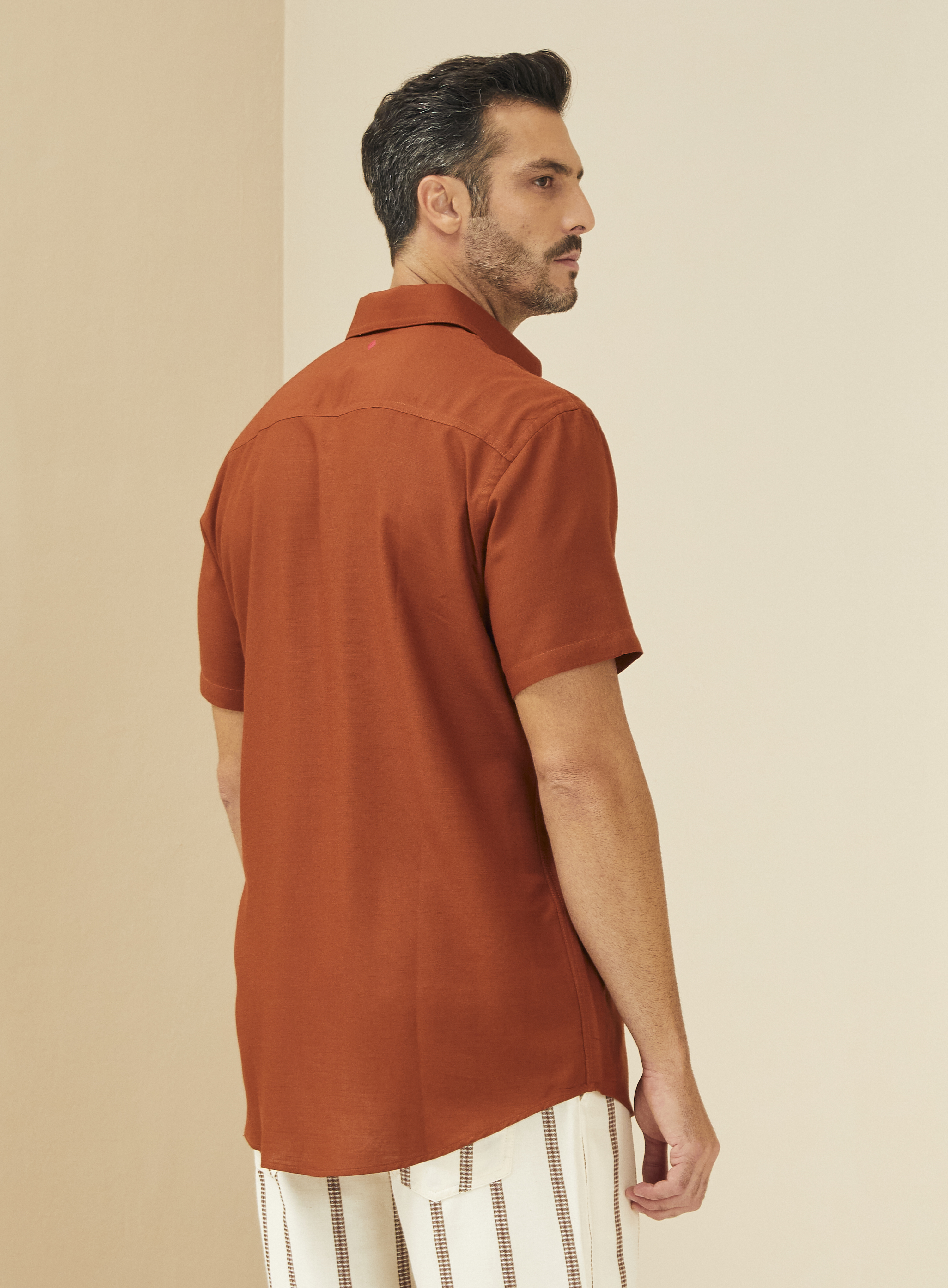 CAMISA RELAX XGG MARROM ZEUS