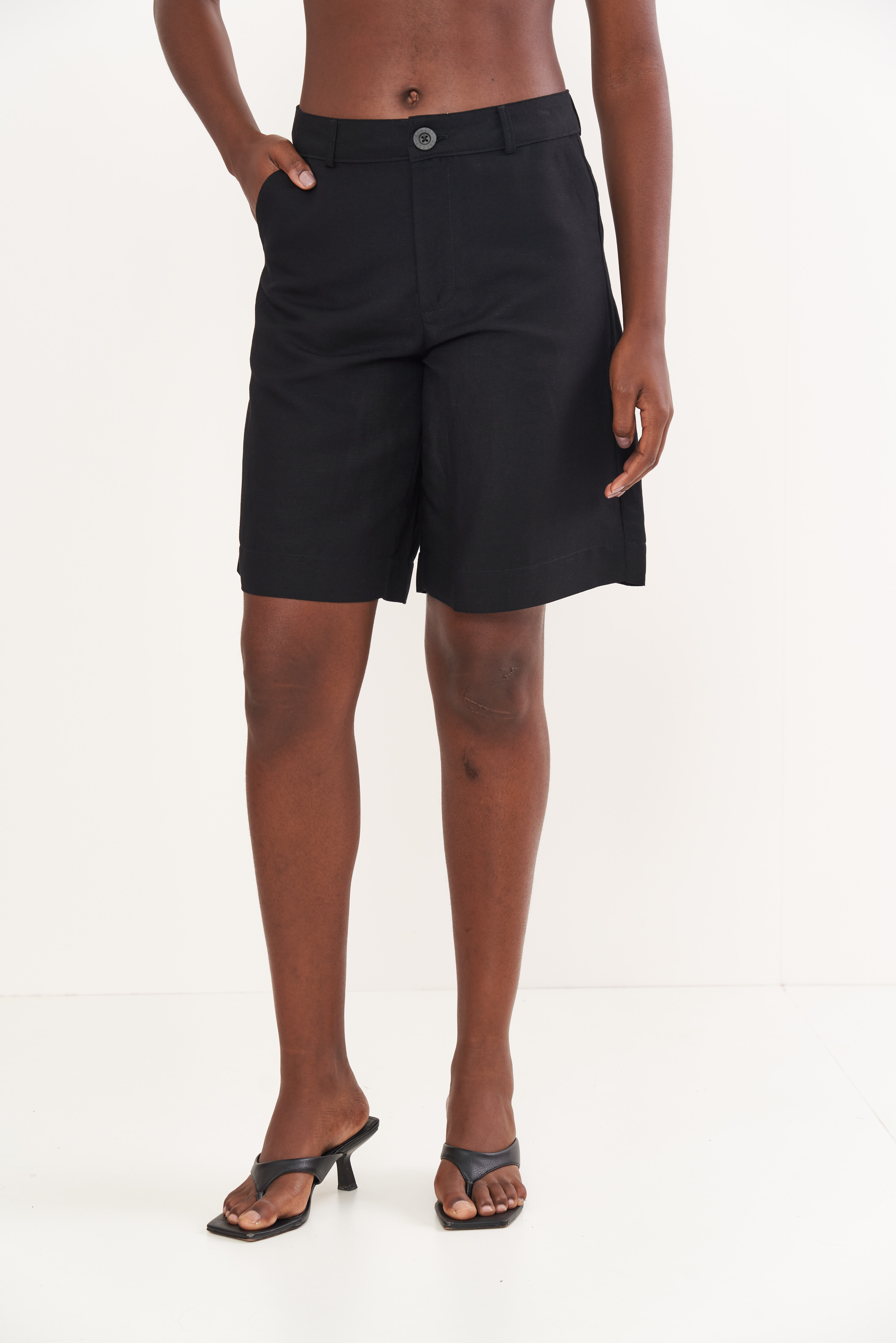 BERMUDA LINHO 34 PRETO