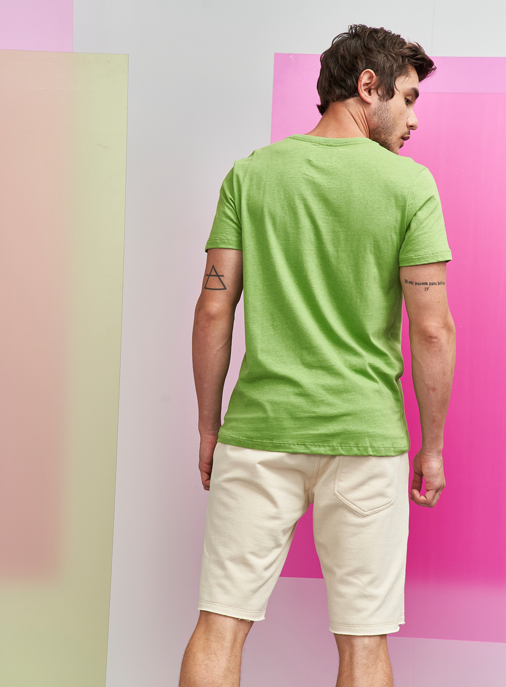CAMISETA LINHO ESTAMPADA P AMARELO/MARROM