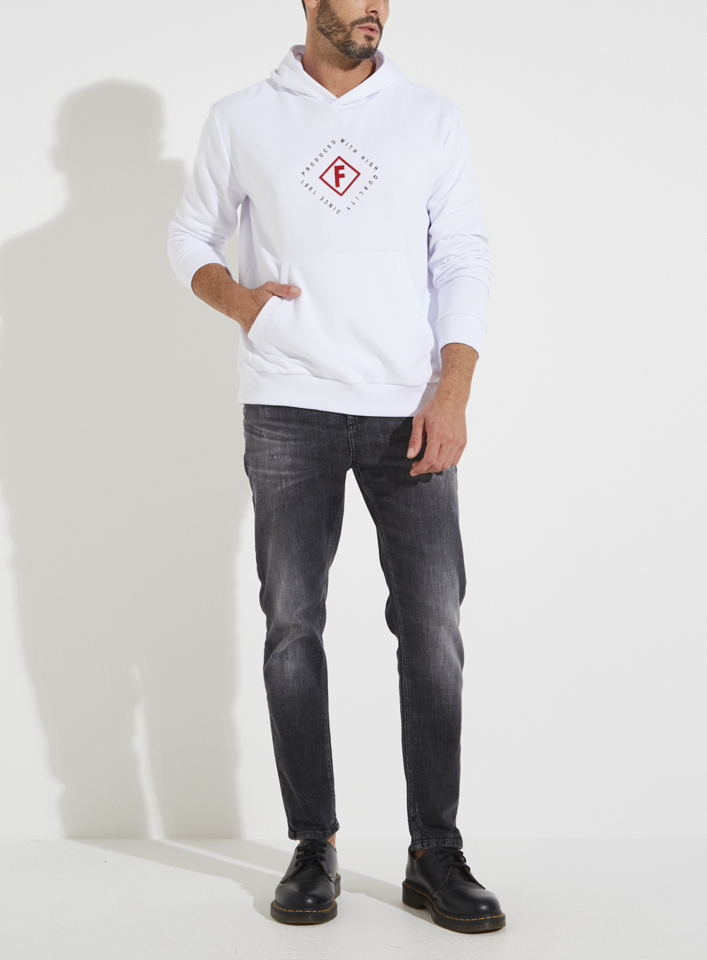 BLUSÃO MOLETOM COM CAPUZ M BRANCO
