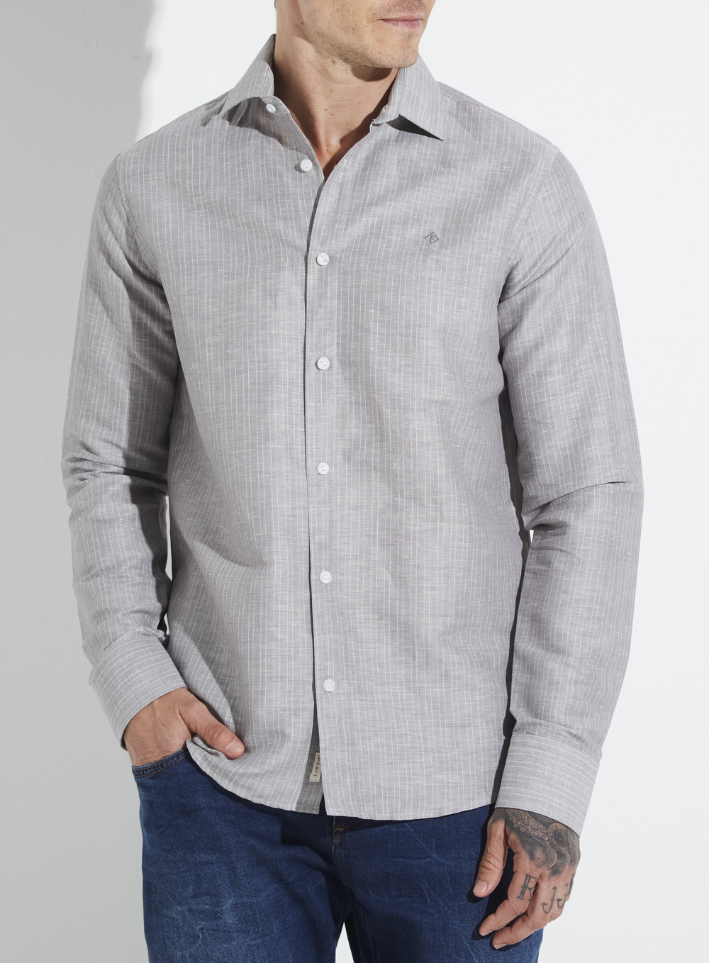 CAMISA LINHO LISTRADA SLIM FIT 6 CINZA/OFF