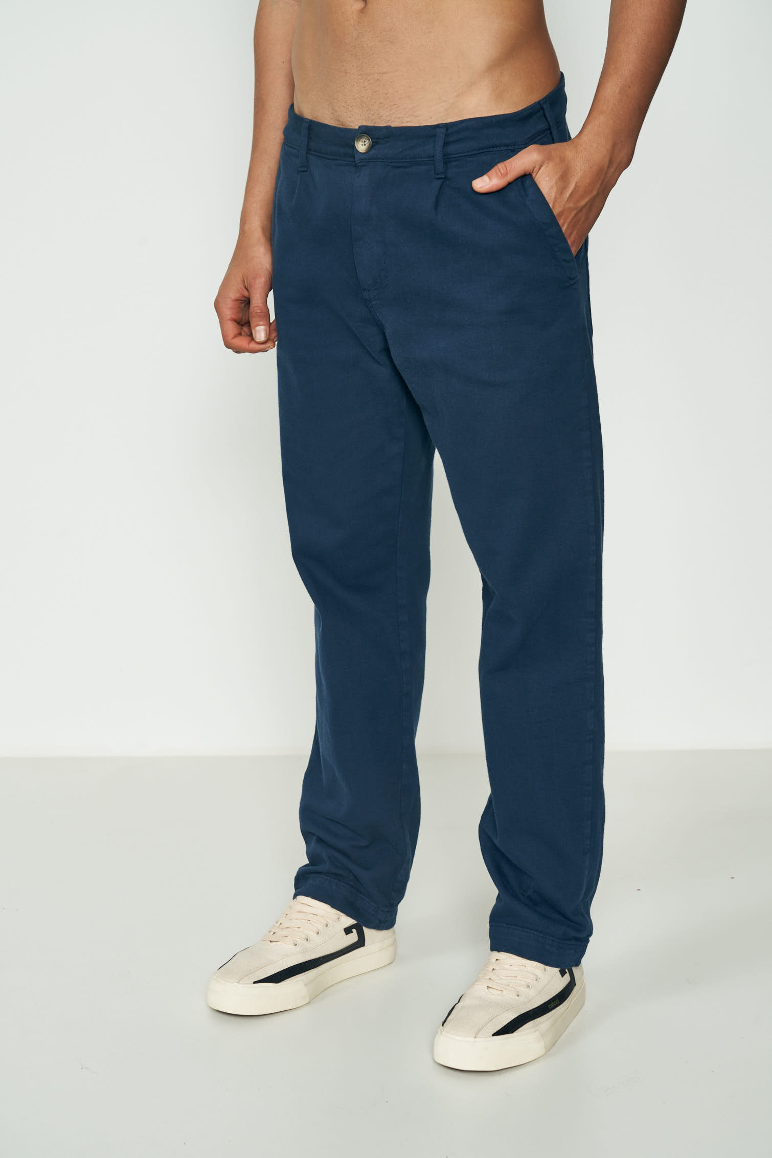 CALÇA SARJA RETA 38 AZUL SIDERAL