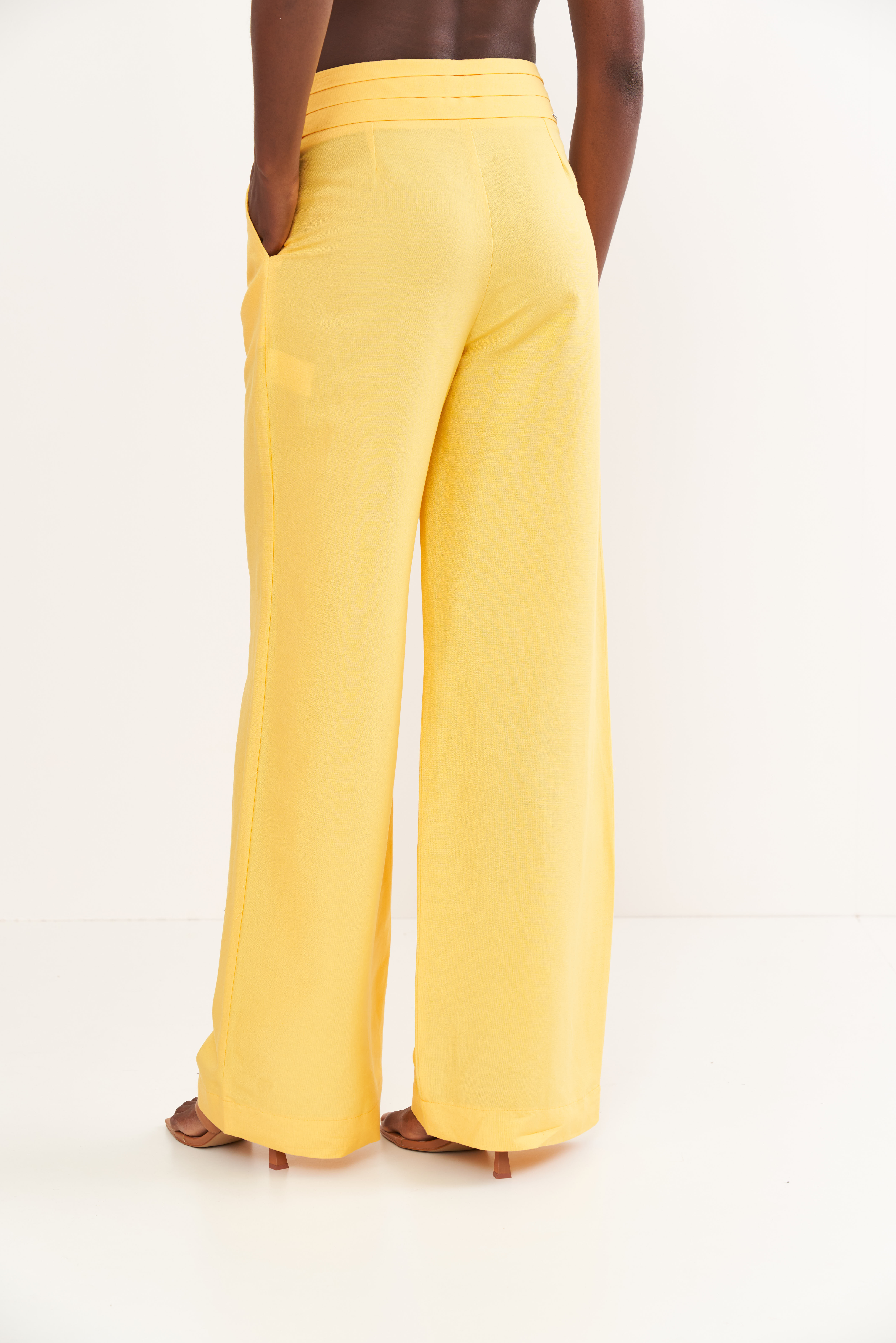 CALÇA LINHO 40 AMARELO MACAO