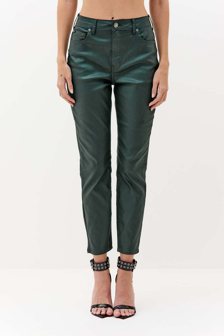 CALÇA SARJA GISELE RESINADA 42 MARROM NOBUCK