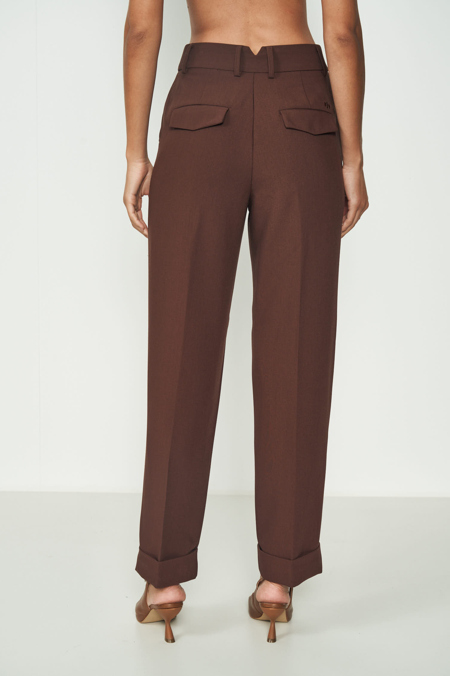 CALCA COLCCI 42 MARROM BEATEN BROWN
