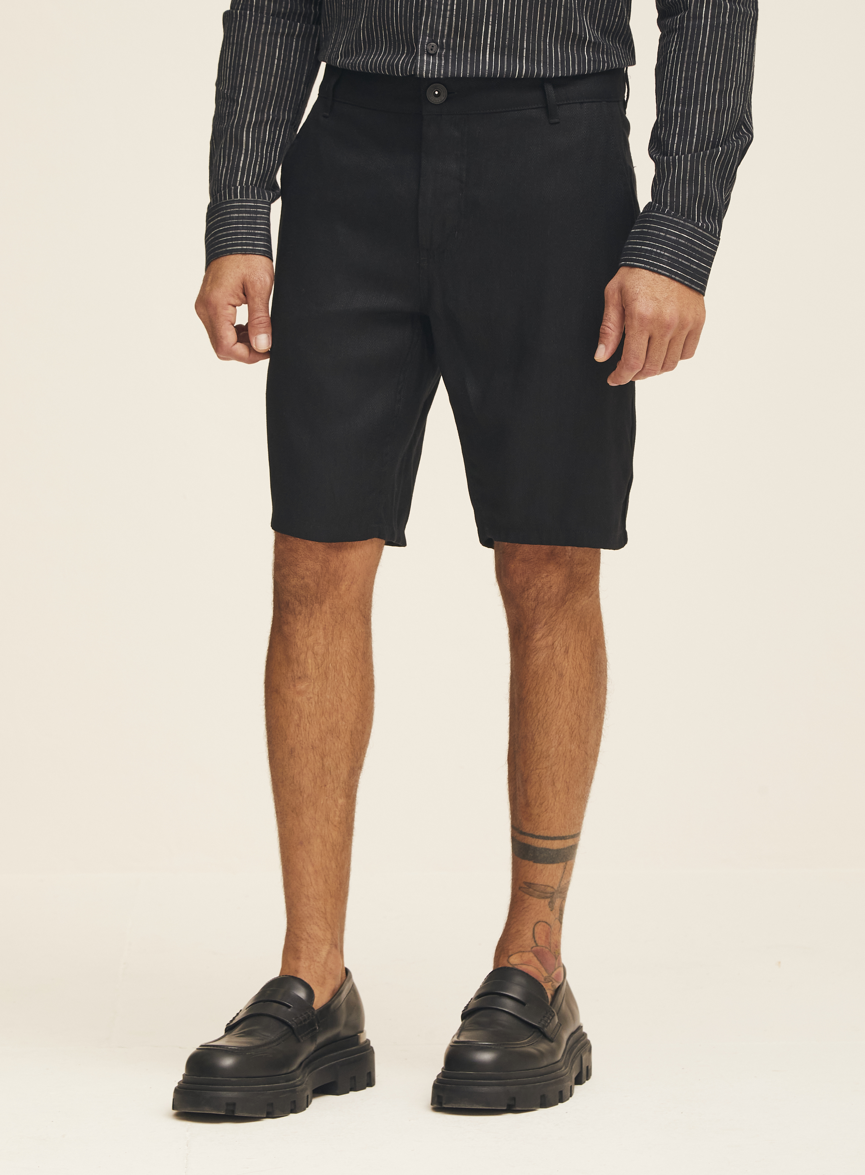 BERMUDA LINHO 40 PRETO