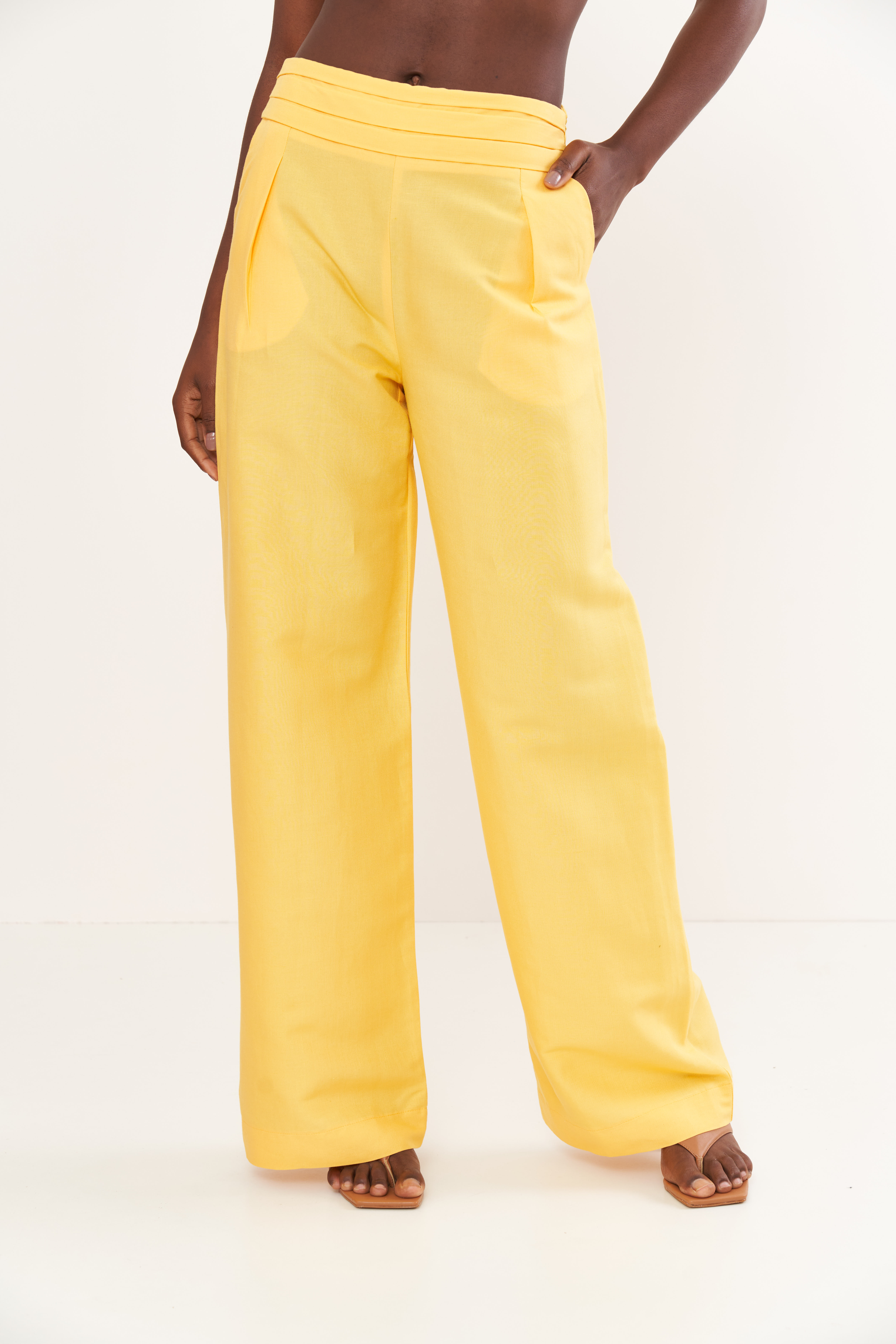 CALÇA LINHO 40 AMARELO MACAO