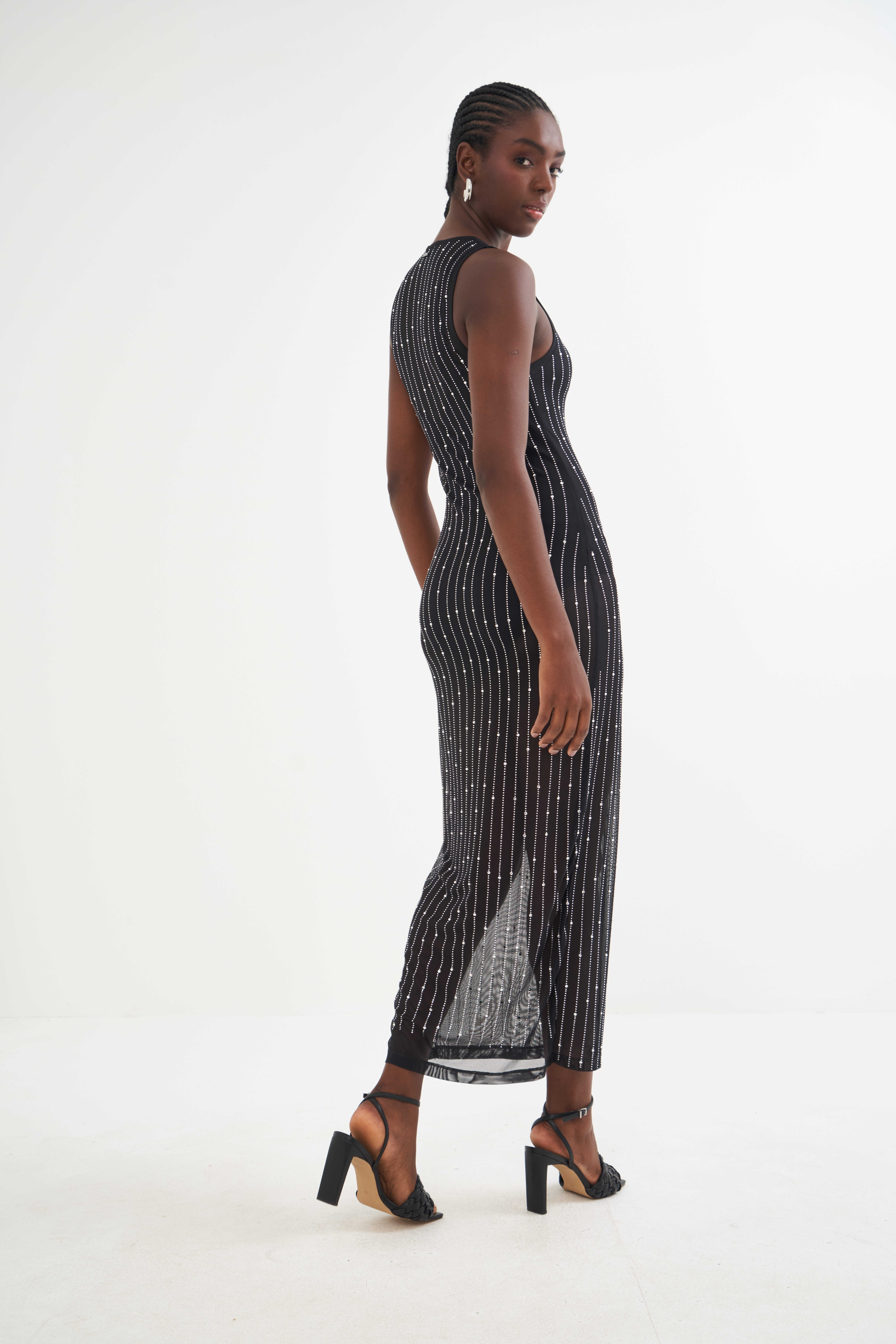 VESTIDO COM APLICAÇÃO G PRETO