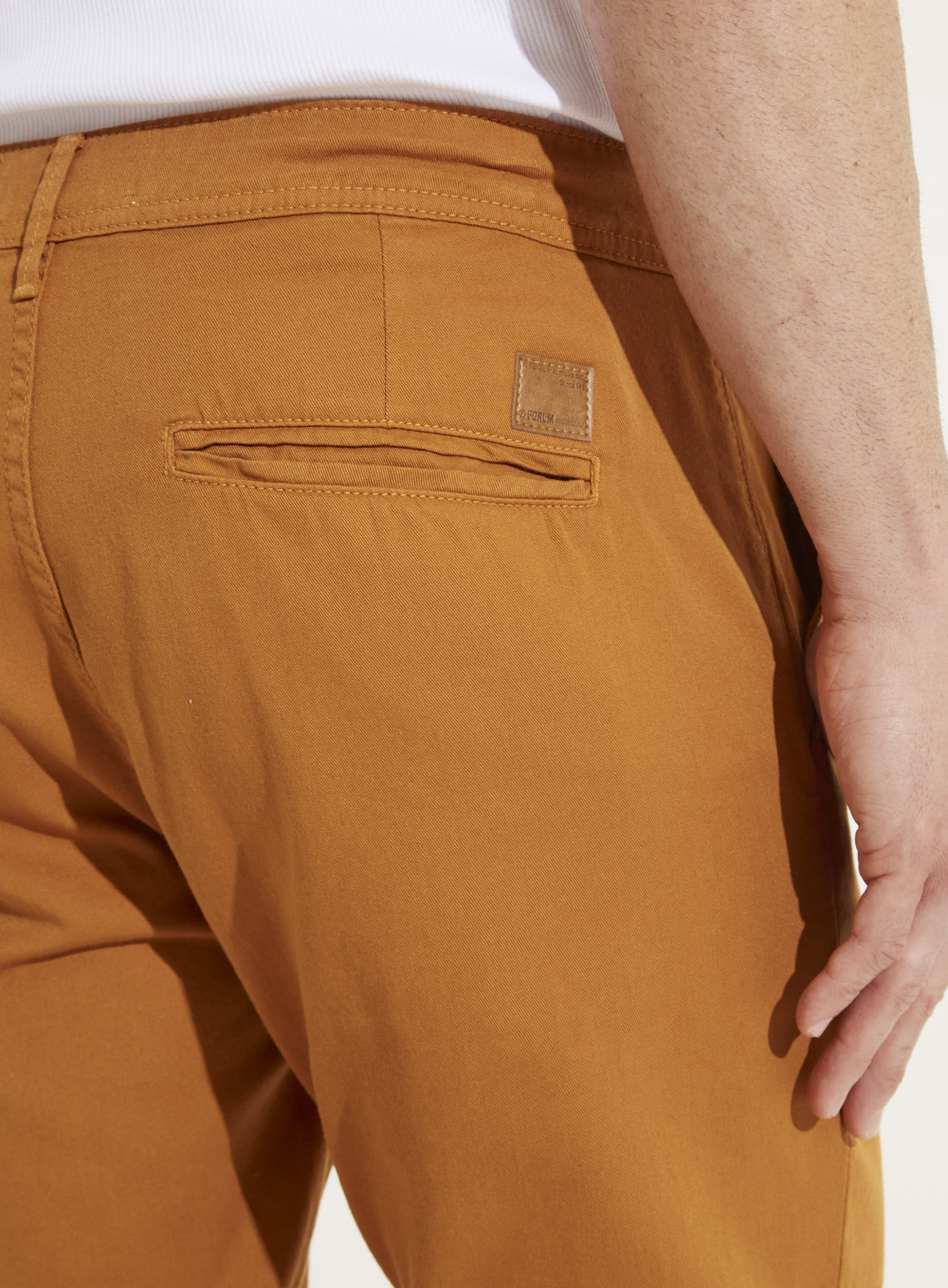 CALÇA SARJA JOHANN 42 AMARELO MULAN