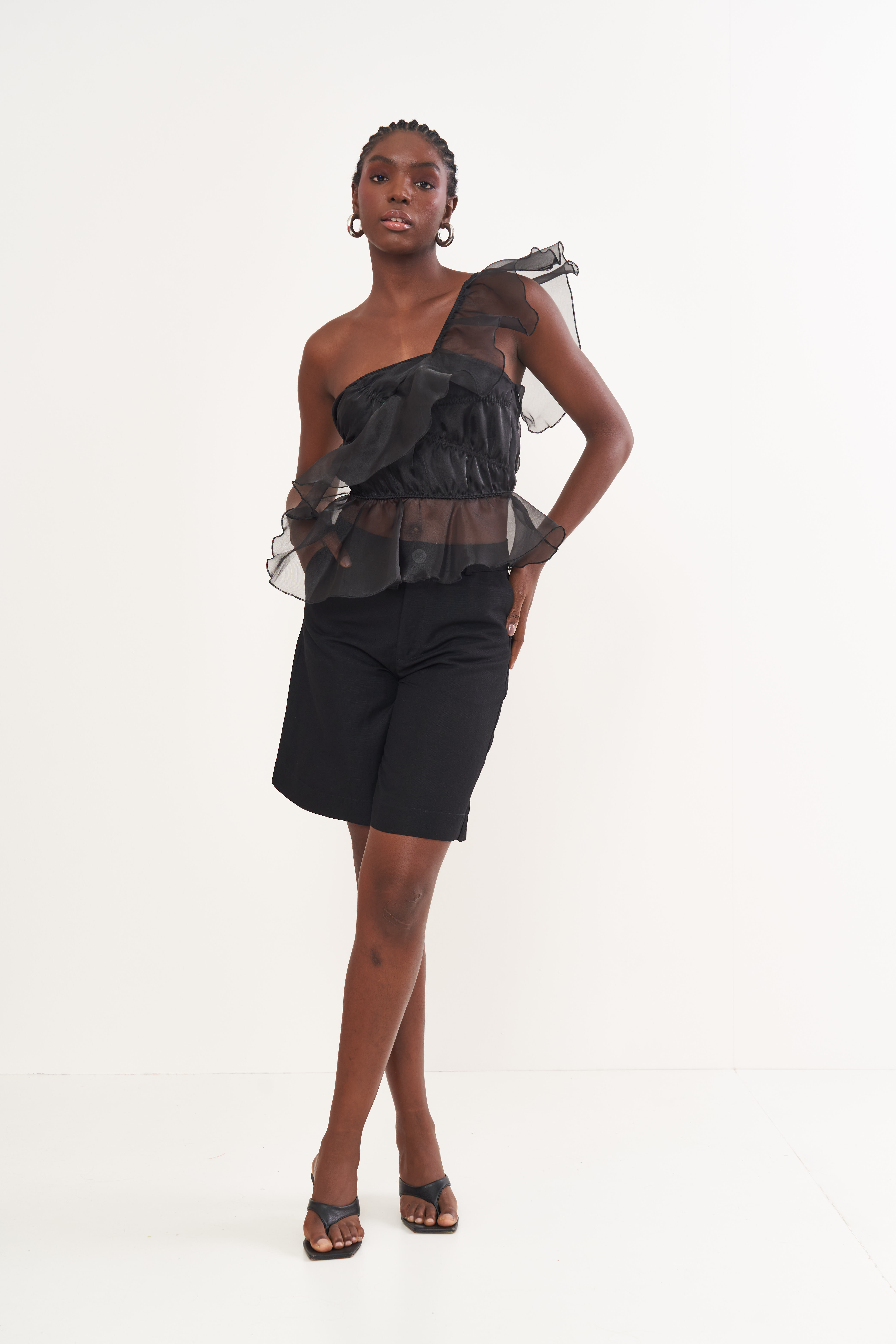 BERMUDA LINHO 34 PRETO
