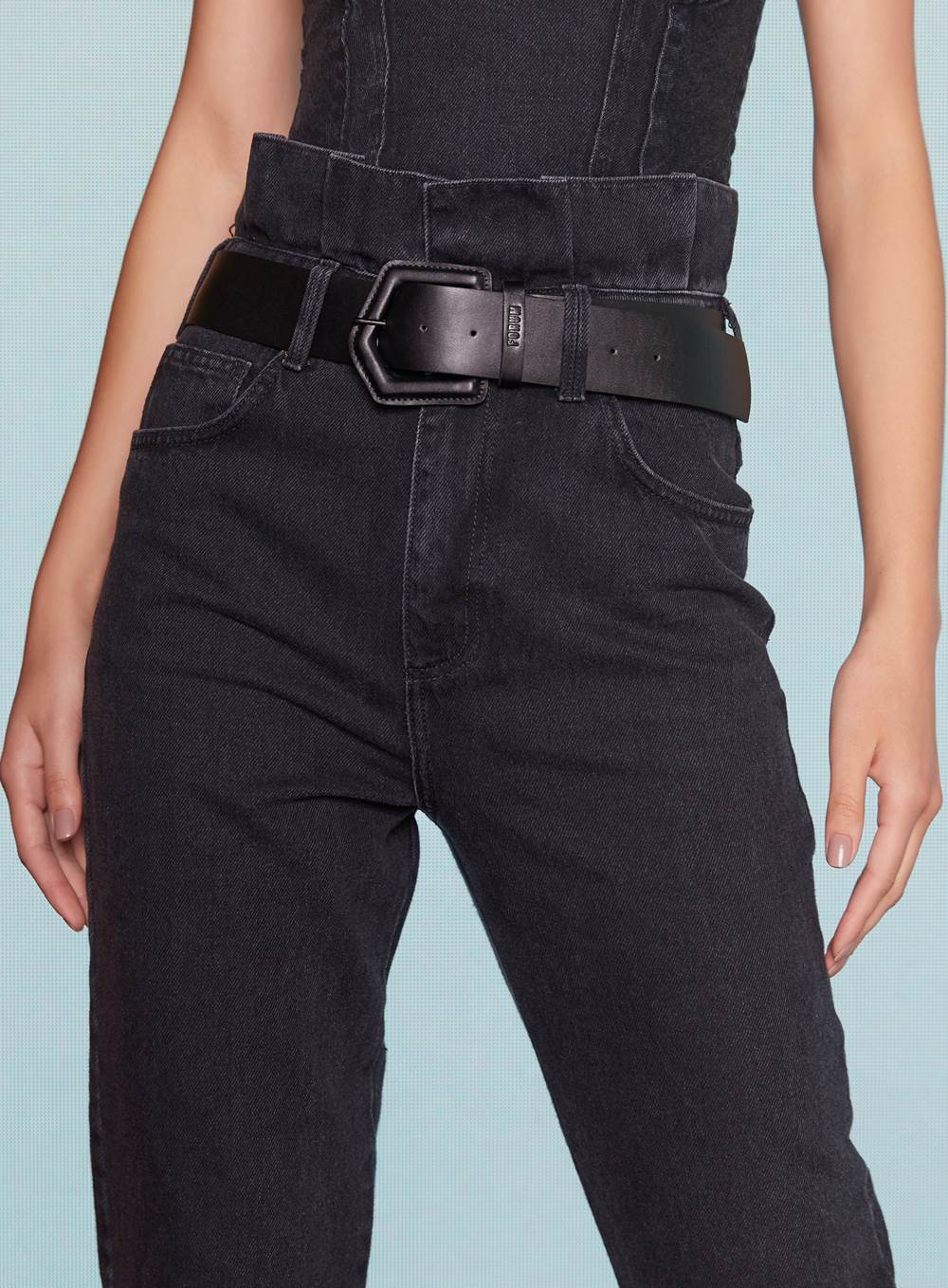 CALÇA JEANS CLOCHARD COM CINTO 46 IND.PRETO