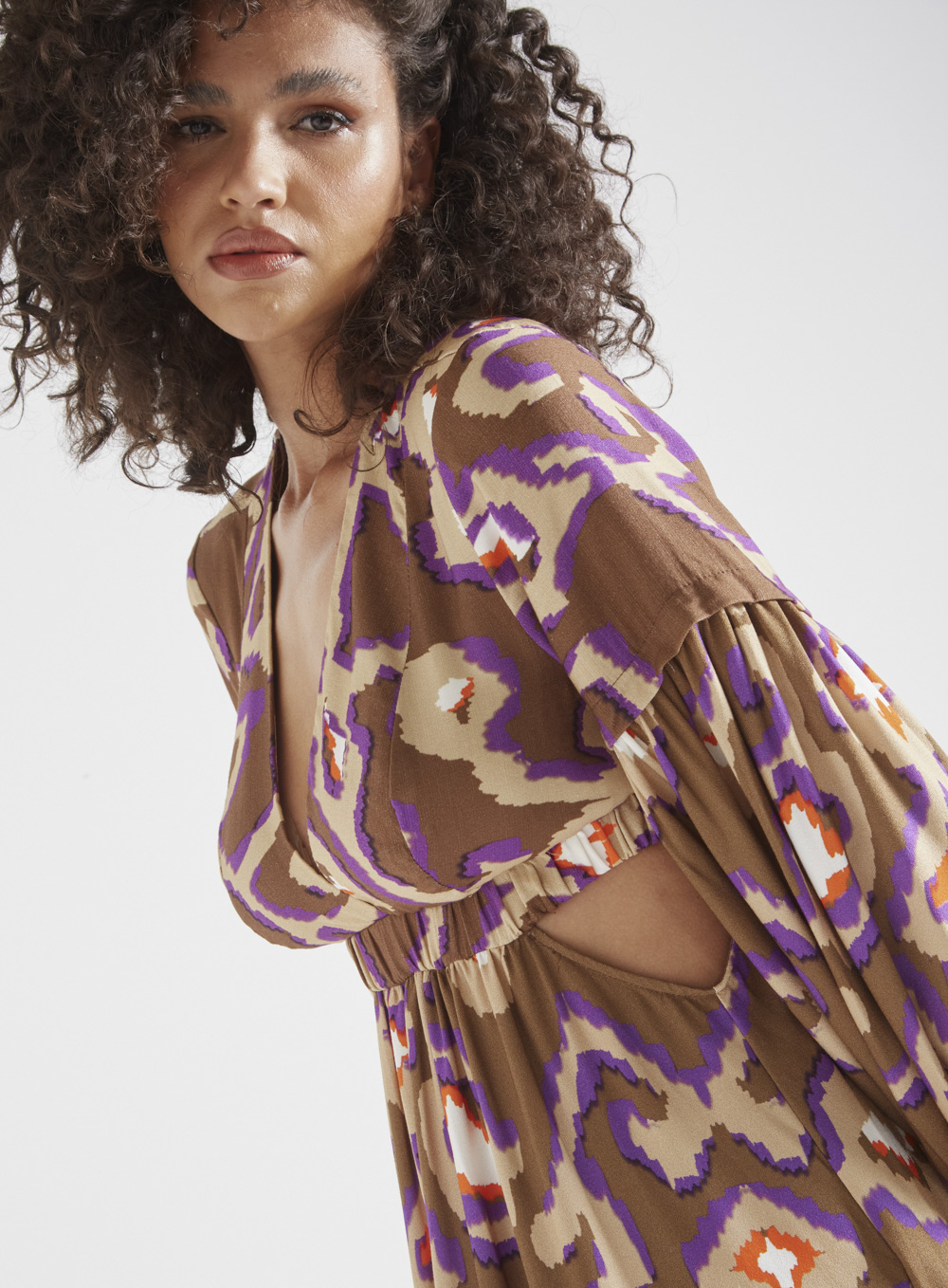 VESTIDO ESTAMPADO DETALHE LINHO PP BOHO TAPESTRY