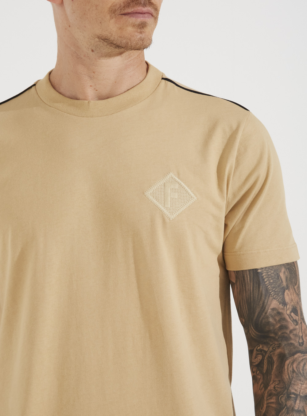 CAMISETA FORUM M BEGE INCENSE