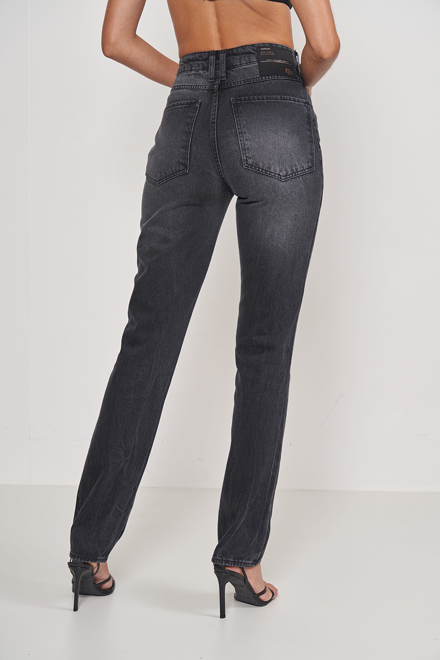 CALÇA JEANS KENDALL COM APLICAÇÃO 34 IND.PRETO