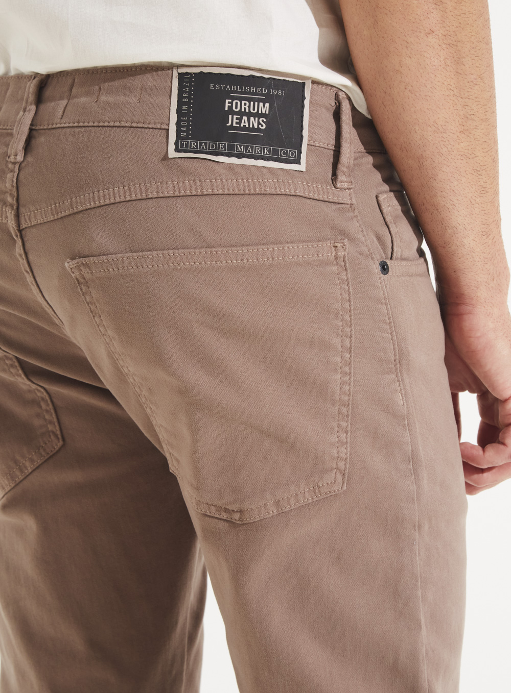 CALÇA SARJA IGOR SKINNY 42 MARROM WOLF