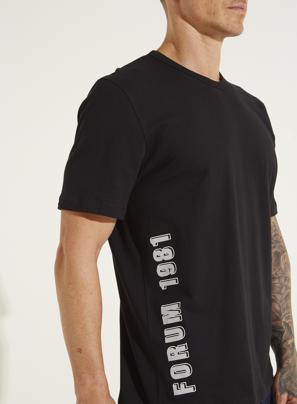 CAMISETA FORUM M PRETO