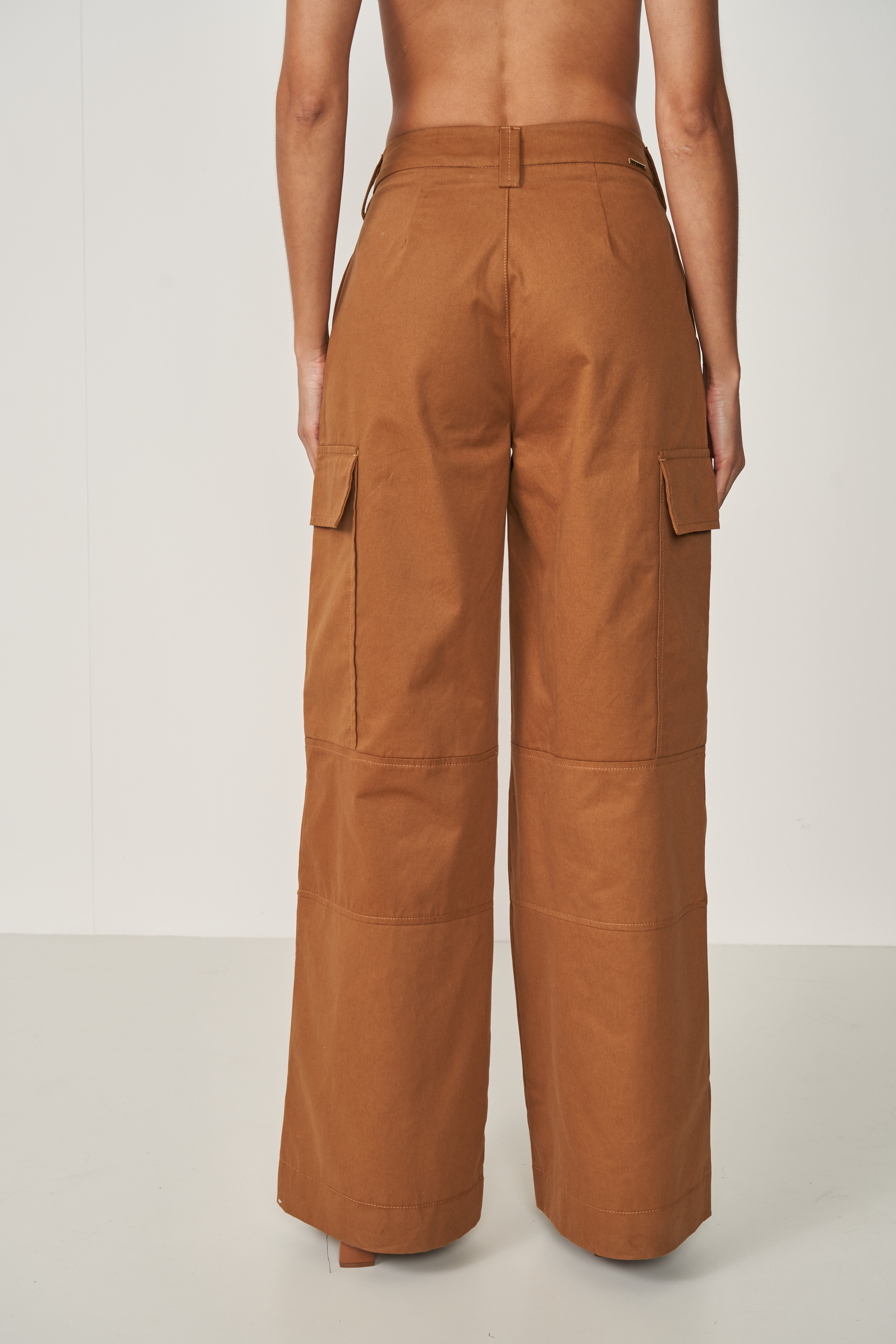 CALÇA SARJA JADE 40 MARROM DROME