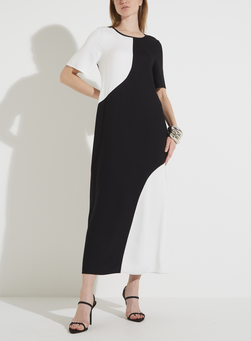 VESTIDO FORUM P PRETO/OFF SHELL