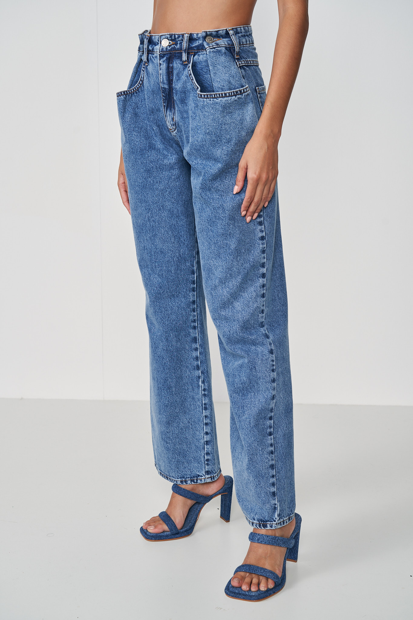 CALÇA JEANS LEONI LOW 44 INDIGO