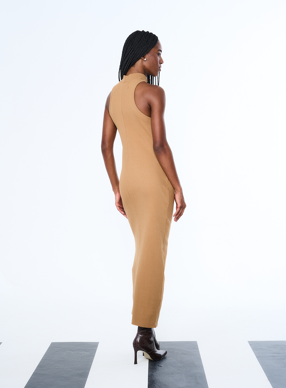 VESTIDO CANELADO P MARROM TERRA CLARA 58955 - MARROM TERRA CLARA / P