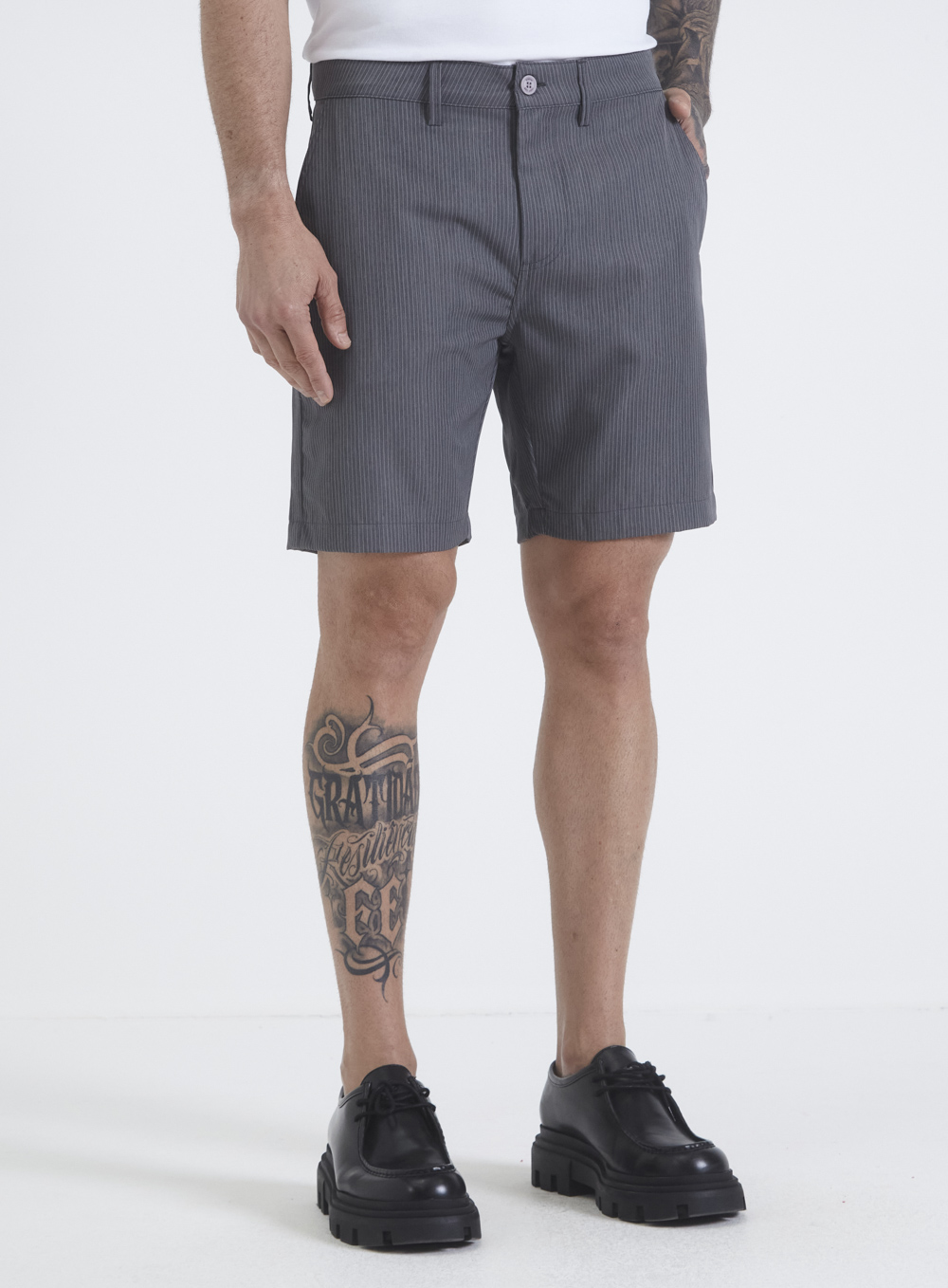 BERMUDA LISTRADA 42 LISTRADO CINZA