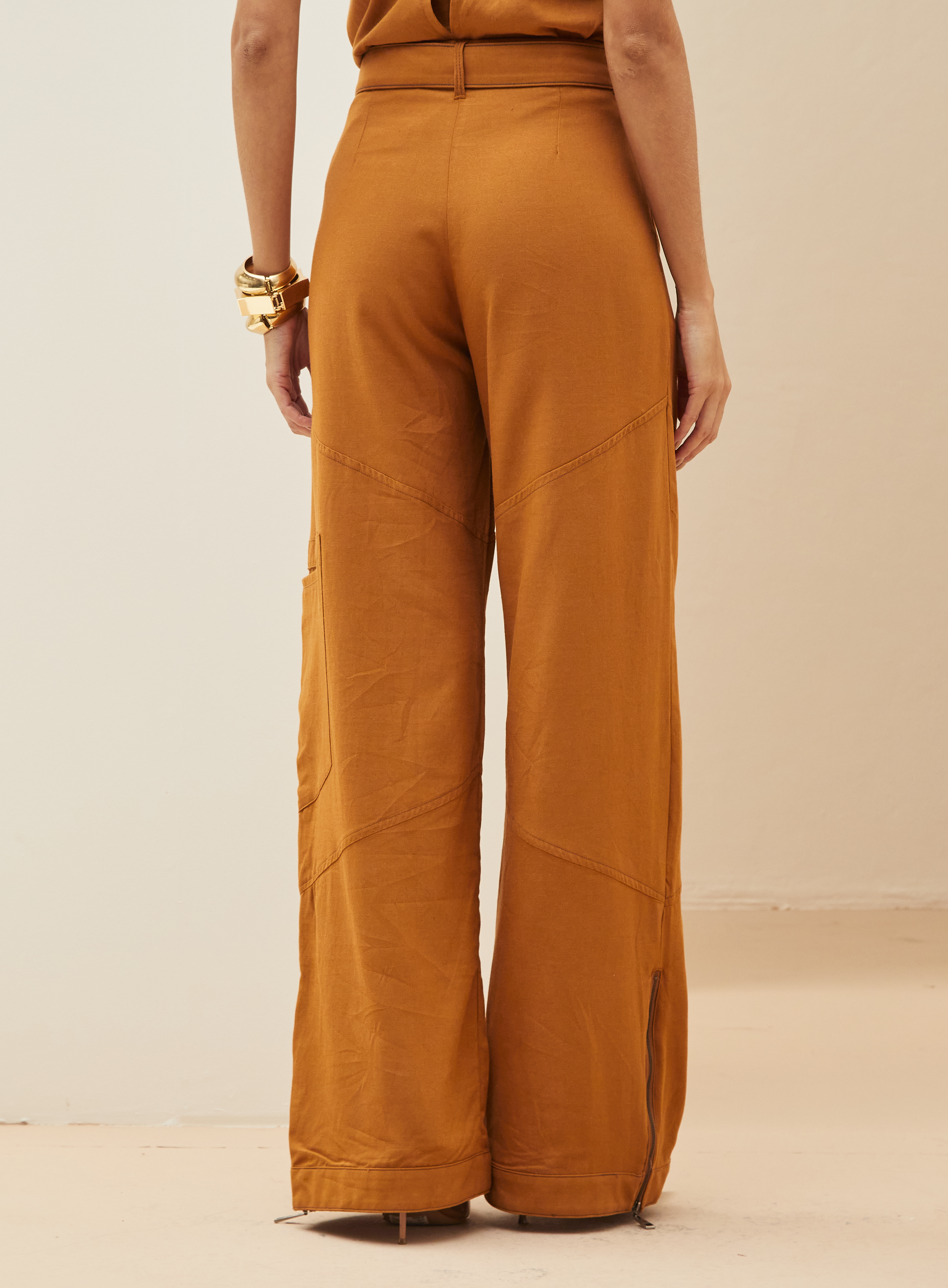 CALÇA LINHO 38 MARROM ESPECIARIAS