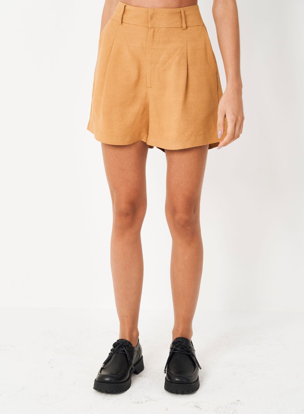 SHORT LINHO 38 MARROM ARENI