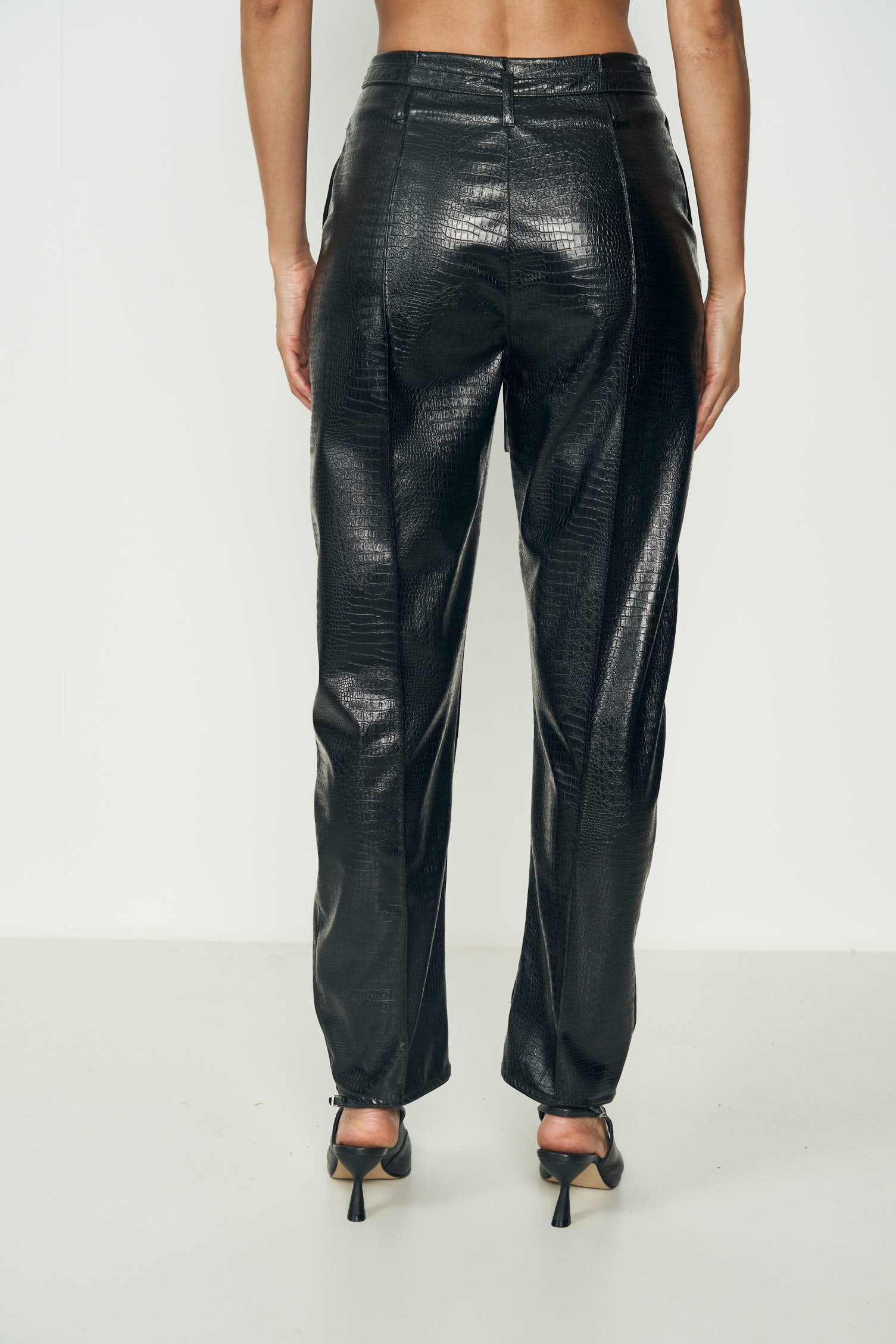 CALÇA COLCCI 38 PRETO