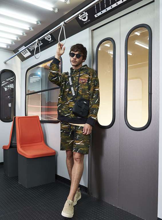 BLUSÃO MOLETOM ESTAMPADO COM CAPUZ P MOLINA