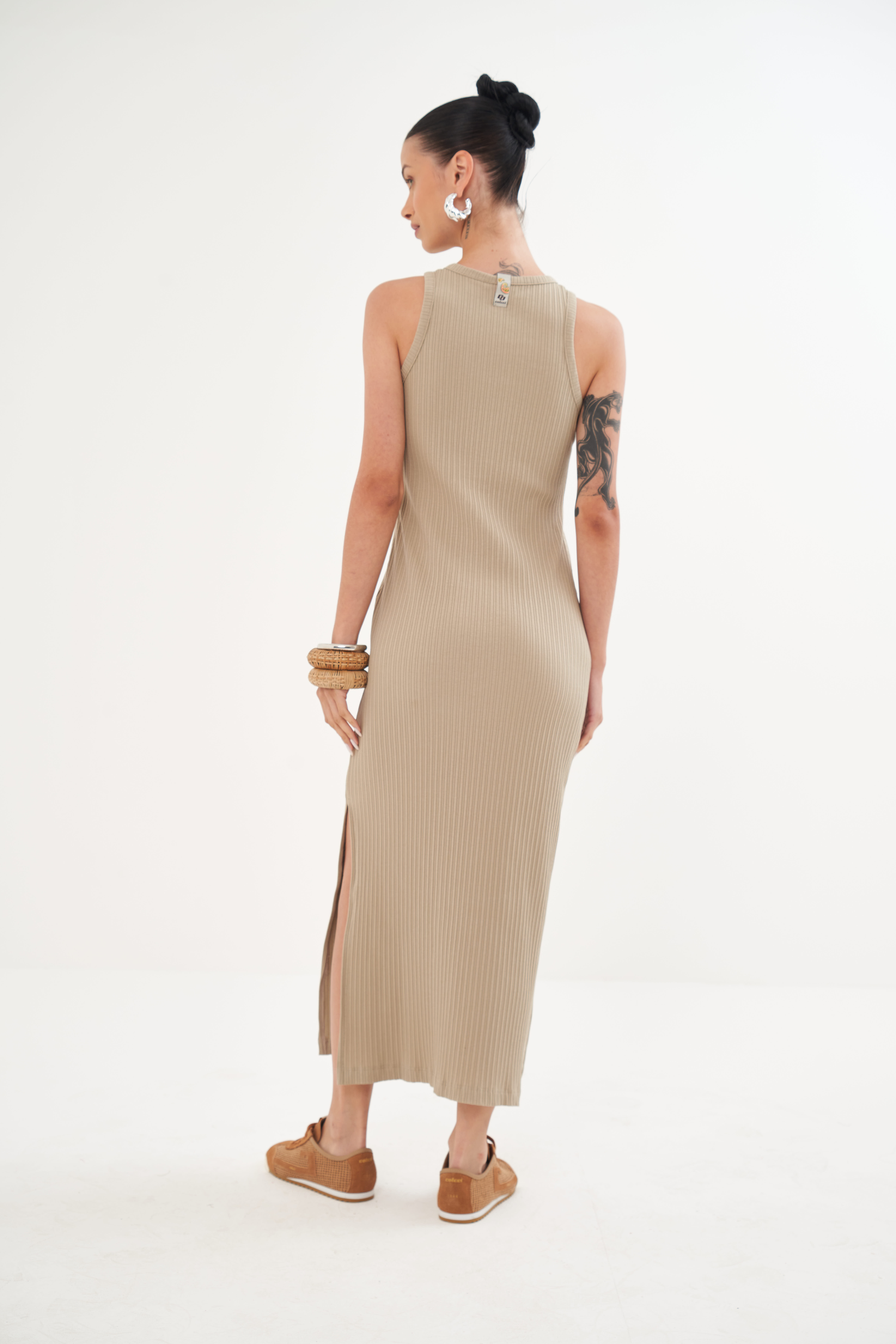 VESTIDO CANELADO M BEGE BISQUET