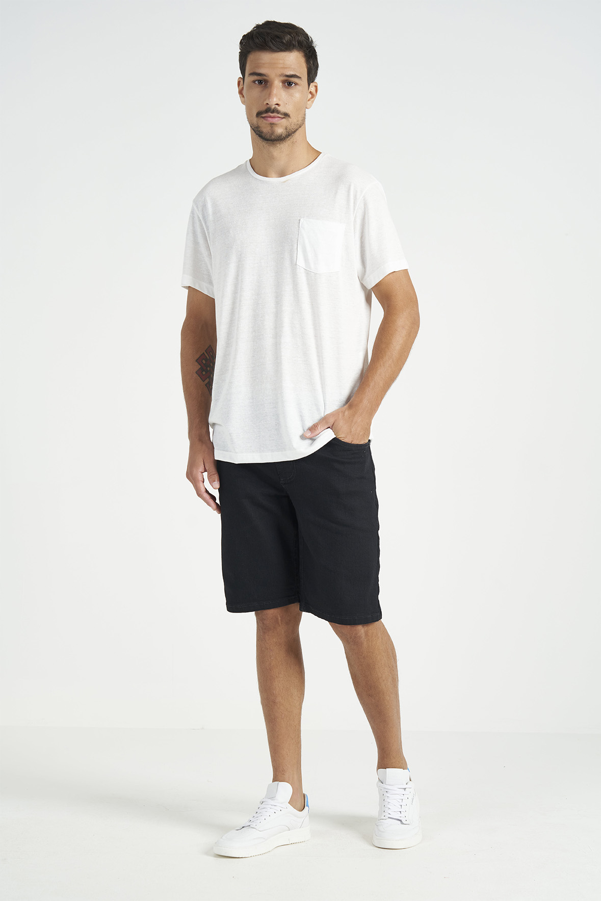 BERMUDA JEANS DAVI 46 IND.PRETO