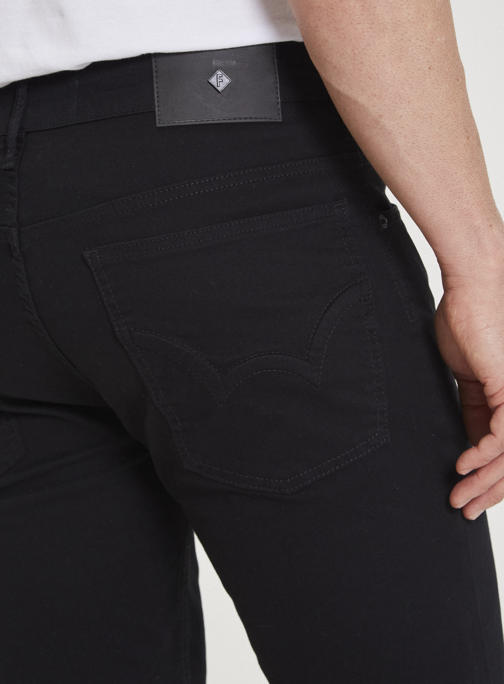 BERMUDA SARJA PAUL SLIM 40 PRETO ESPECIAL