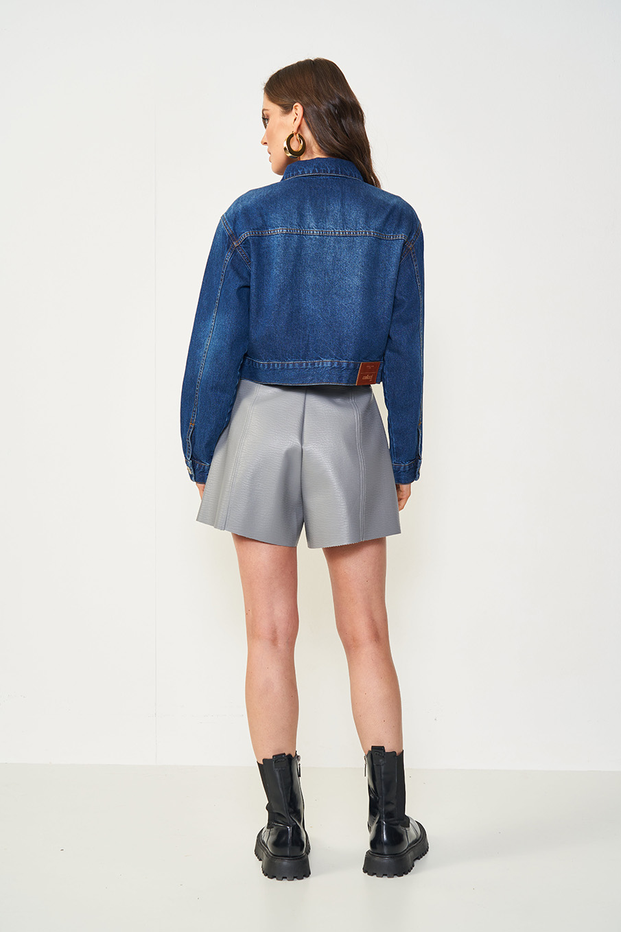 JAQUETA JEANS COM BORDADO MANUAL PP INDIGO