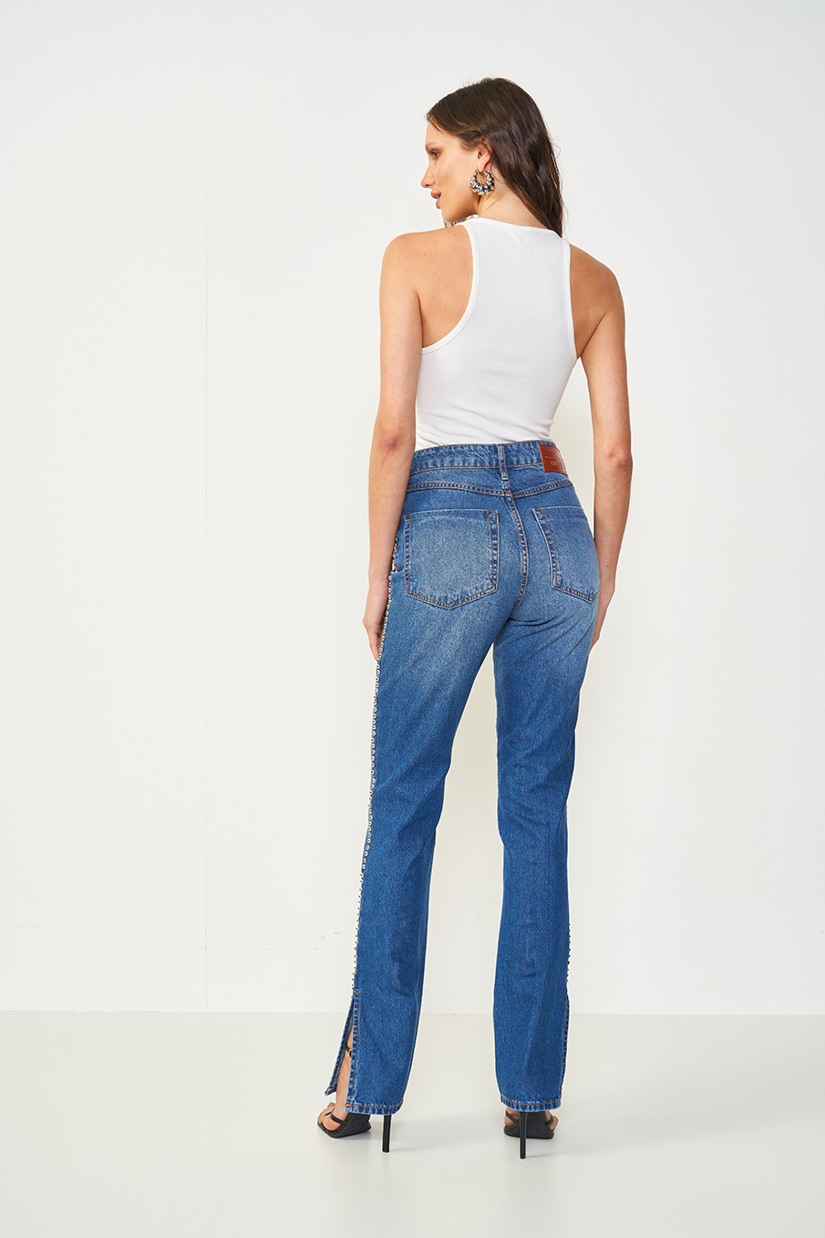 CALÇA JEANS KENDALL COM BORDADO MANUAL 34 INDIGO