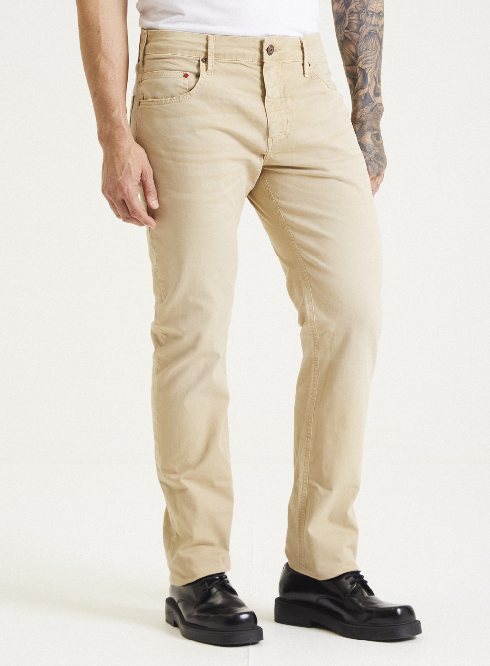 CALÇA SARJA PAUL SLIM 42 BEGE MACHIATTO