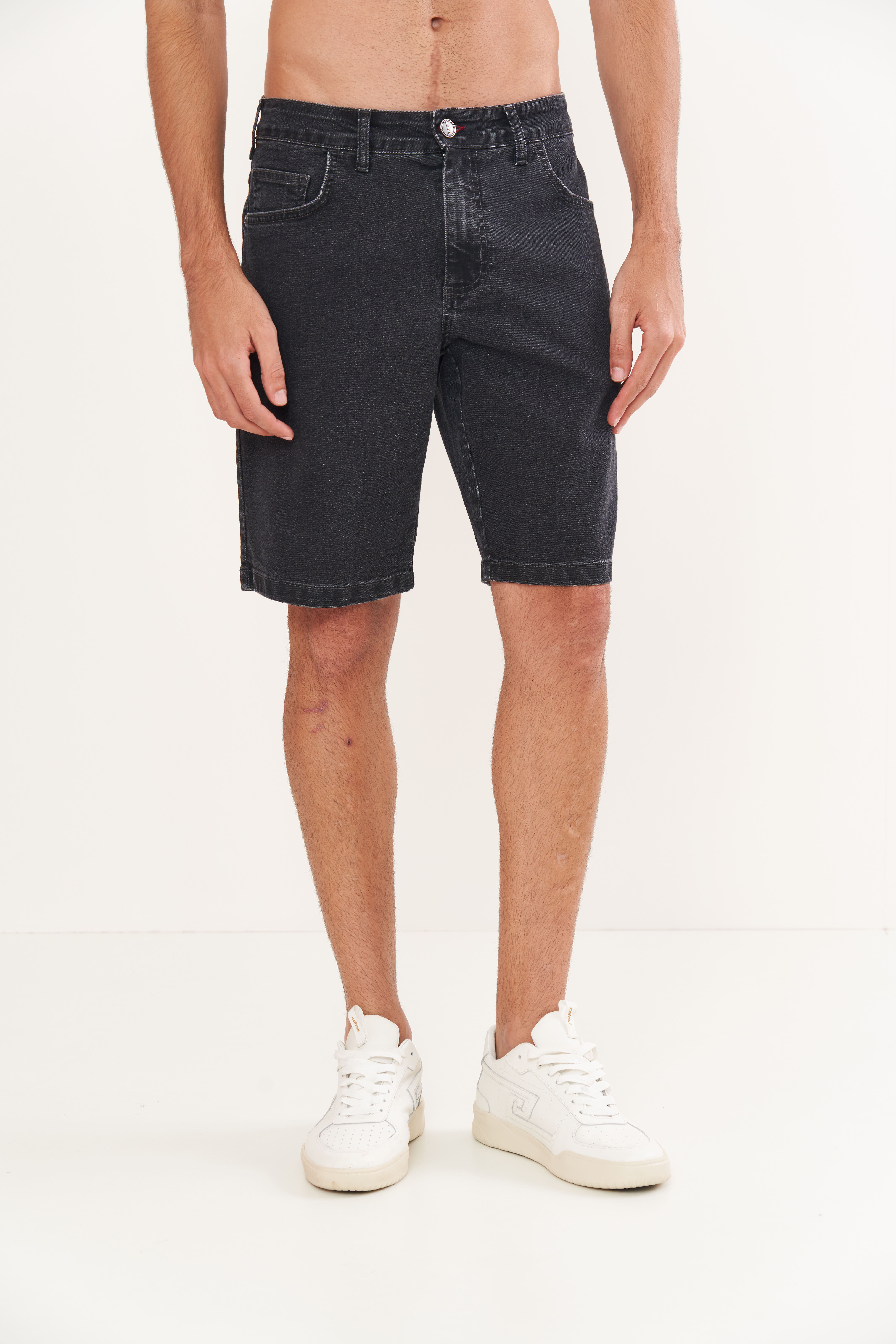 BERMUDA JEANS DAVI 42 IND.PRETO