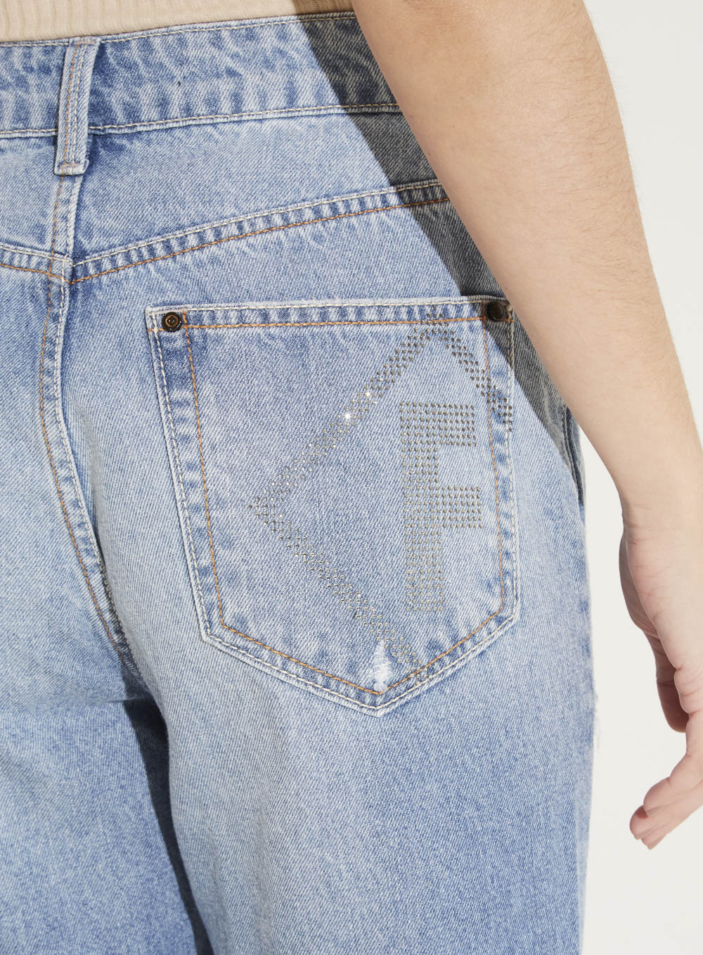 CALÇA JEANS LOLA COM APLICAÇÃO 42 INDIGO